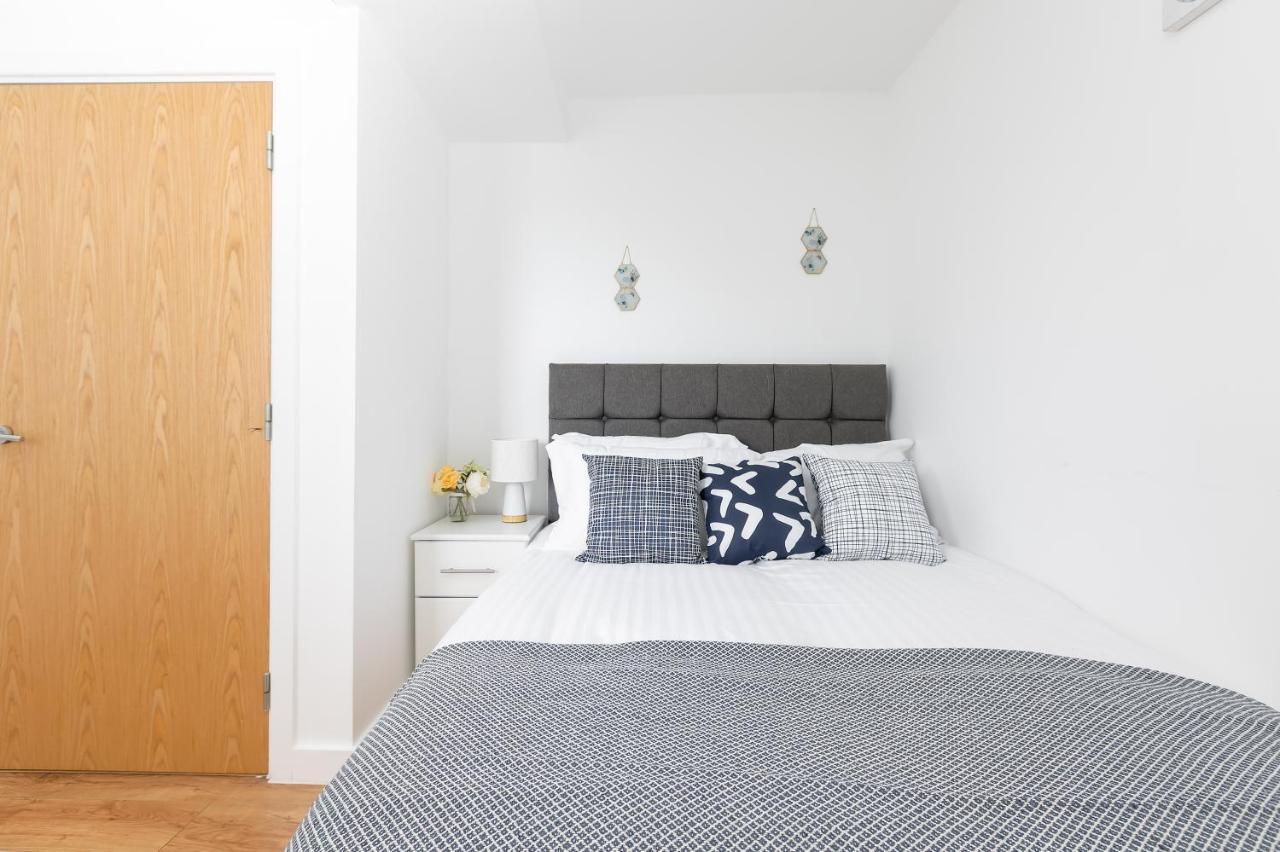 Skyvillion - Cozy Apartments In Enfield Town With Free Parking & Wifi Zewnętrze zdjęcie