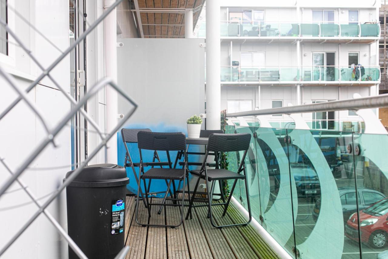 Skyvillion - Cozy Apartments In Enfield Town With Free Parking & Wifi Zewnętrze zdjęcie