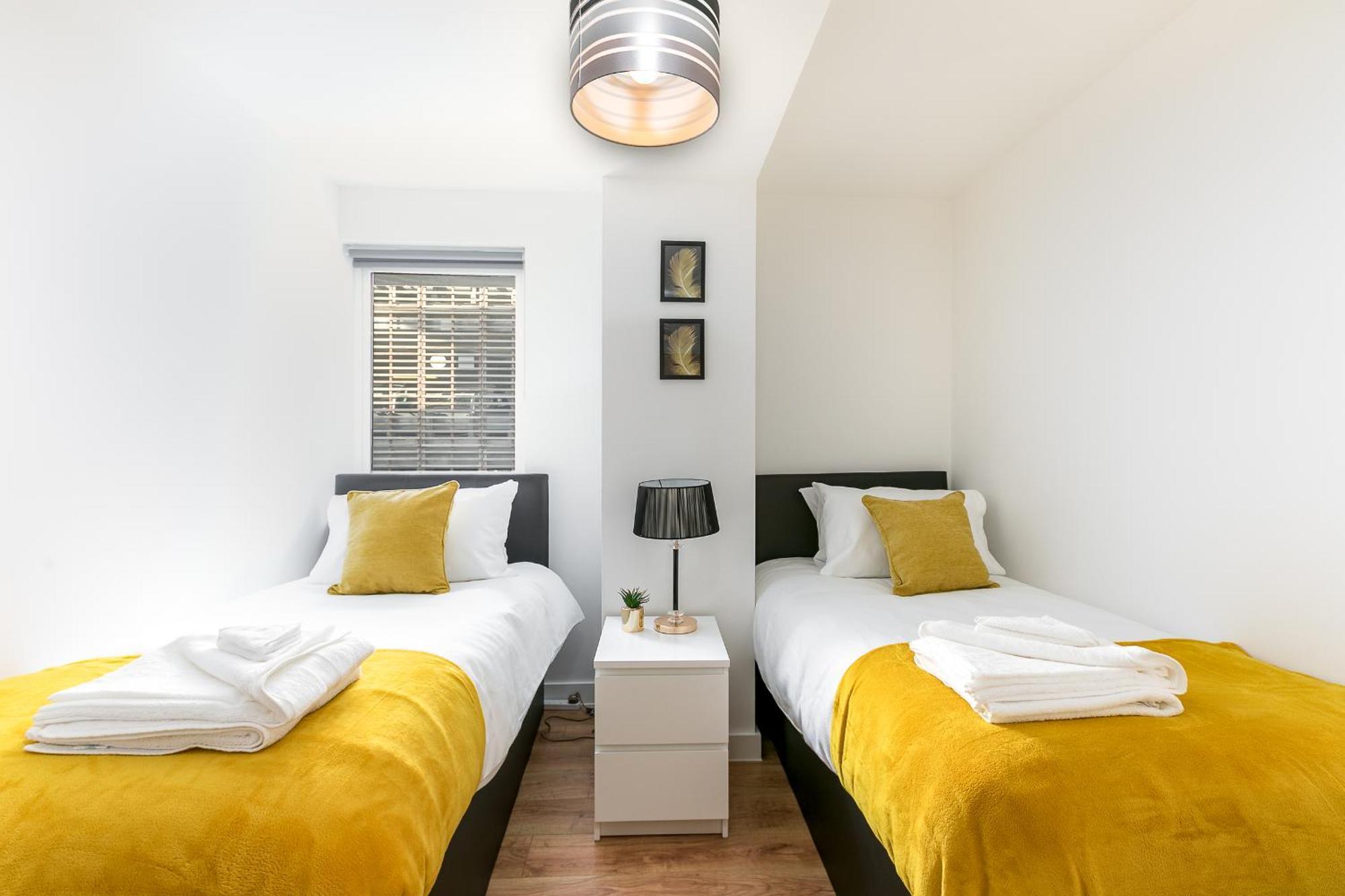Skyvillion - Cozy Apartments In Enfield Town With Free Parking & Wifi Zewnętrze zdjęcie