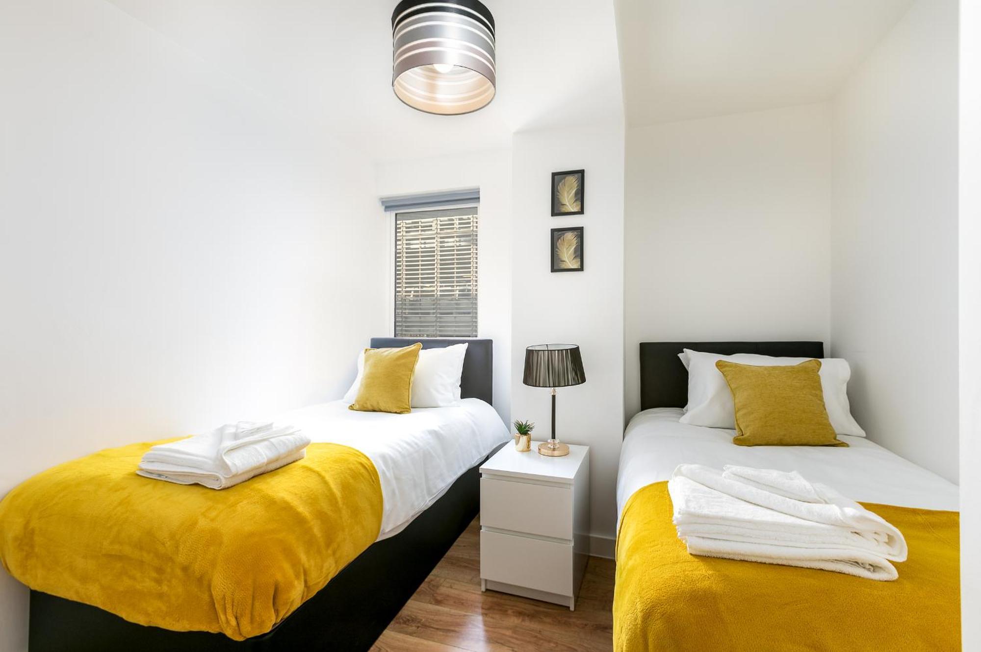 Skyvillion - Cozy Apartments In Enfield Town With Free Parking & Wifi Zewnętrze zdjęcie