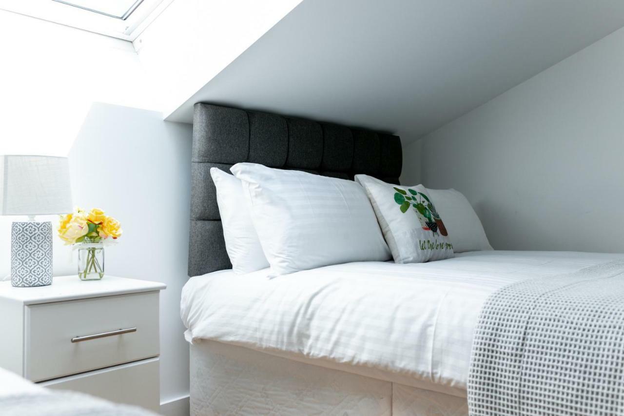 Skyvillion - Cozy Apartments In Enfield Town With Free Parking & Wifi Zewnętrze zdjęcie